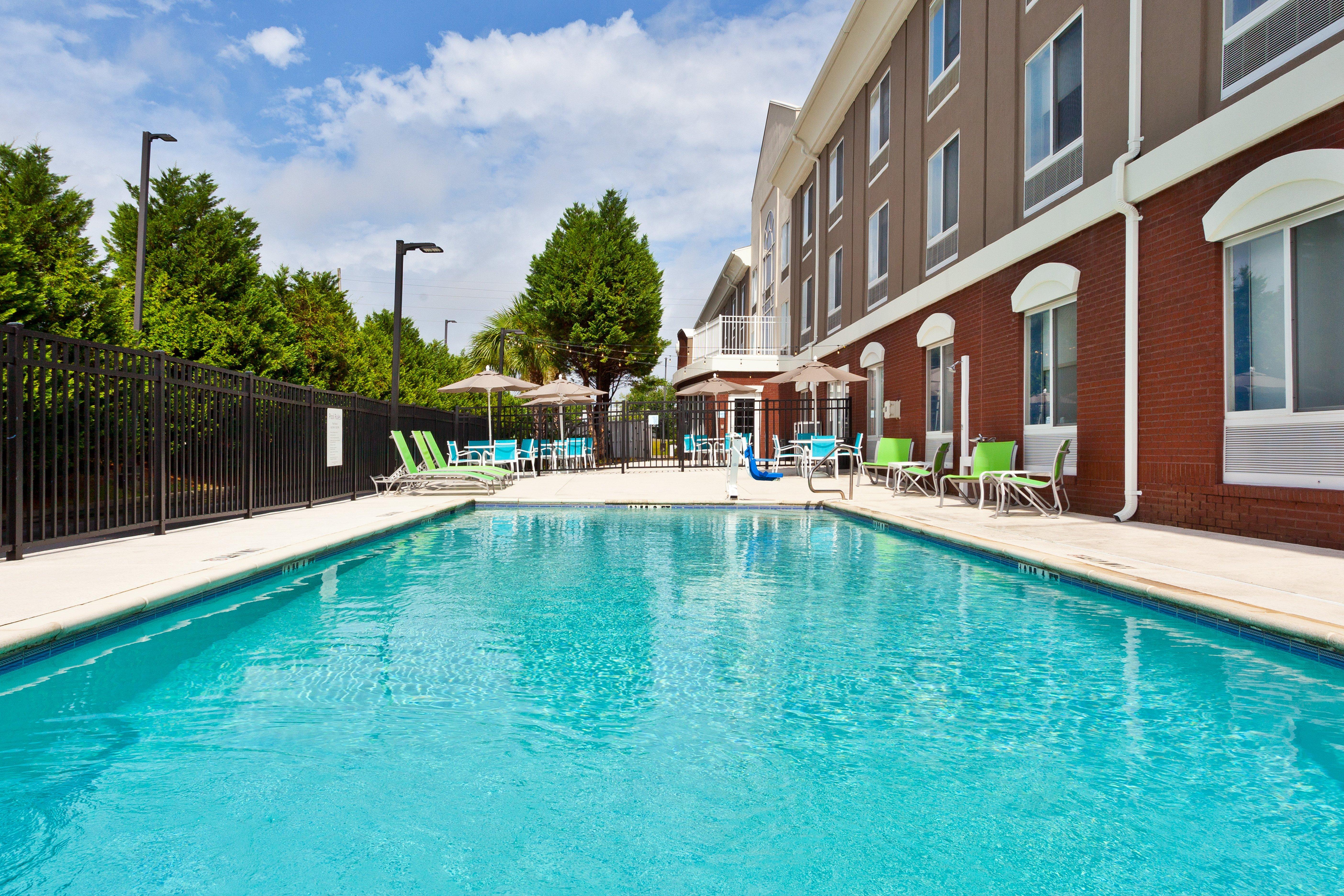 Holiday Inn Express Hotel & Suites Dothan North, An Ihg Hotel Exterior photo