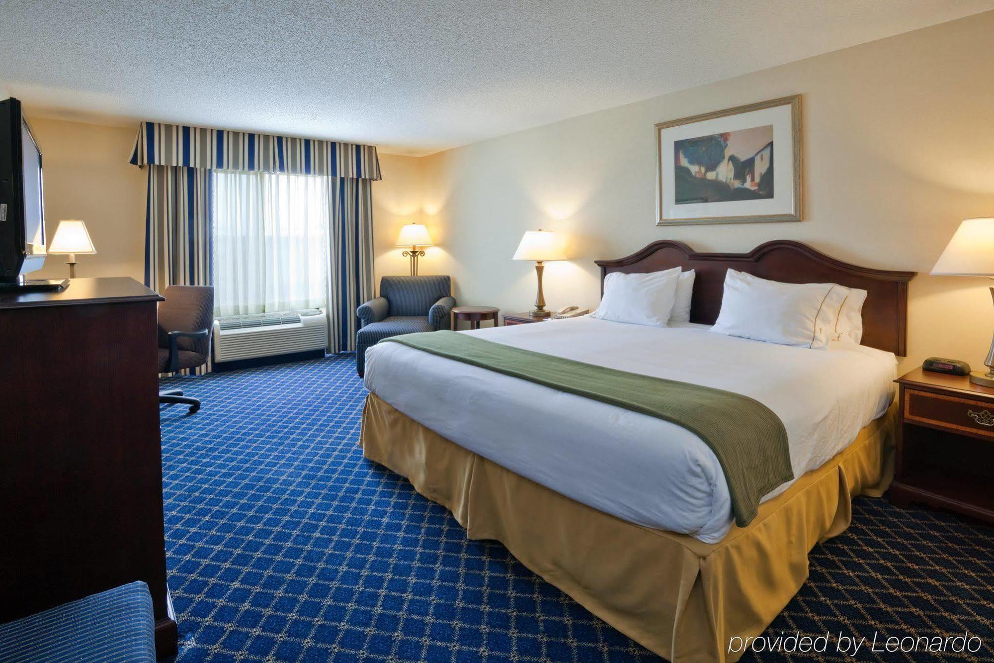 Holiday Inn Express Hotel & Suites Dothan North, An Ihg Hotel Room photo